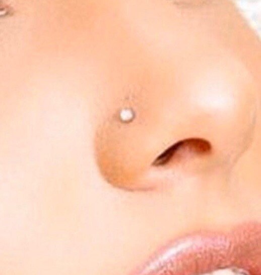 Women Fake Crystal Nose Piercing Body Jewelry Floral Nose Hoop Nostril Nose  Ring Tiny Flower Helix