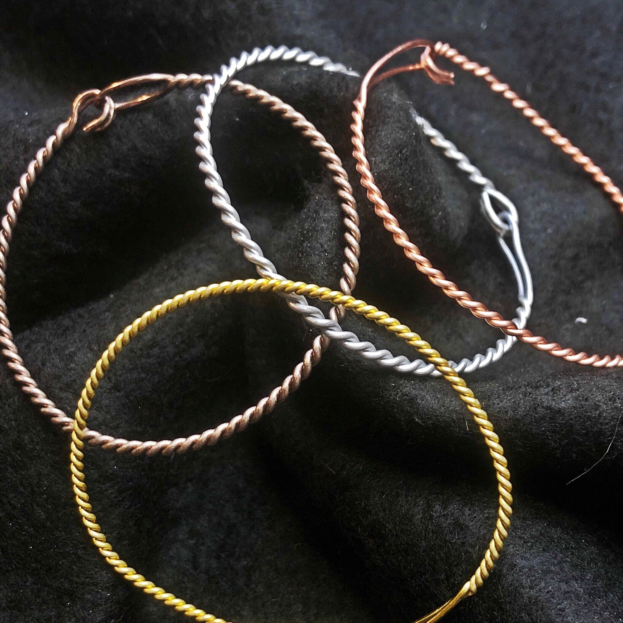 Chic and Delicate: Handmade Braided Bracelet in Silver, Gold, Rose Gold, Bronze