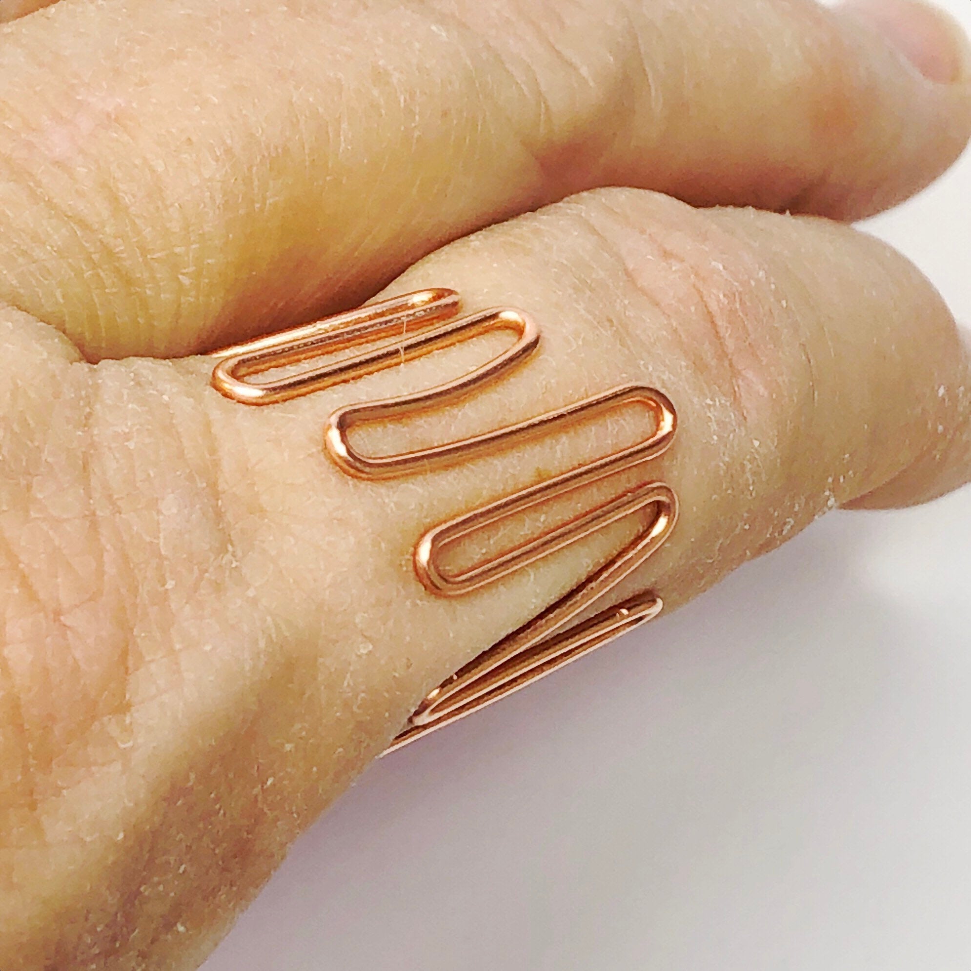 Rose gold copper thumb ring • Wavy wire adjustable ring • Serpentine twist ring • S wave geometric jewelry • Irregular shape tube band