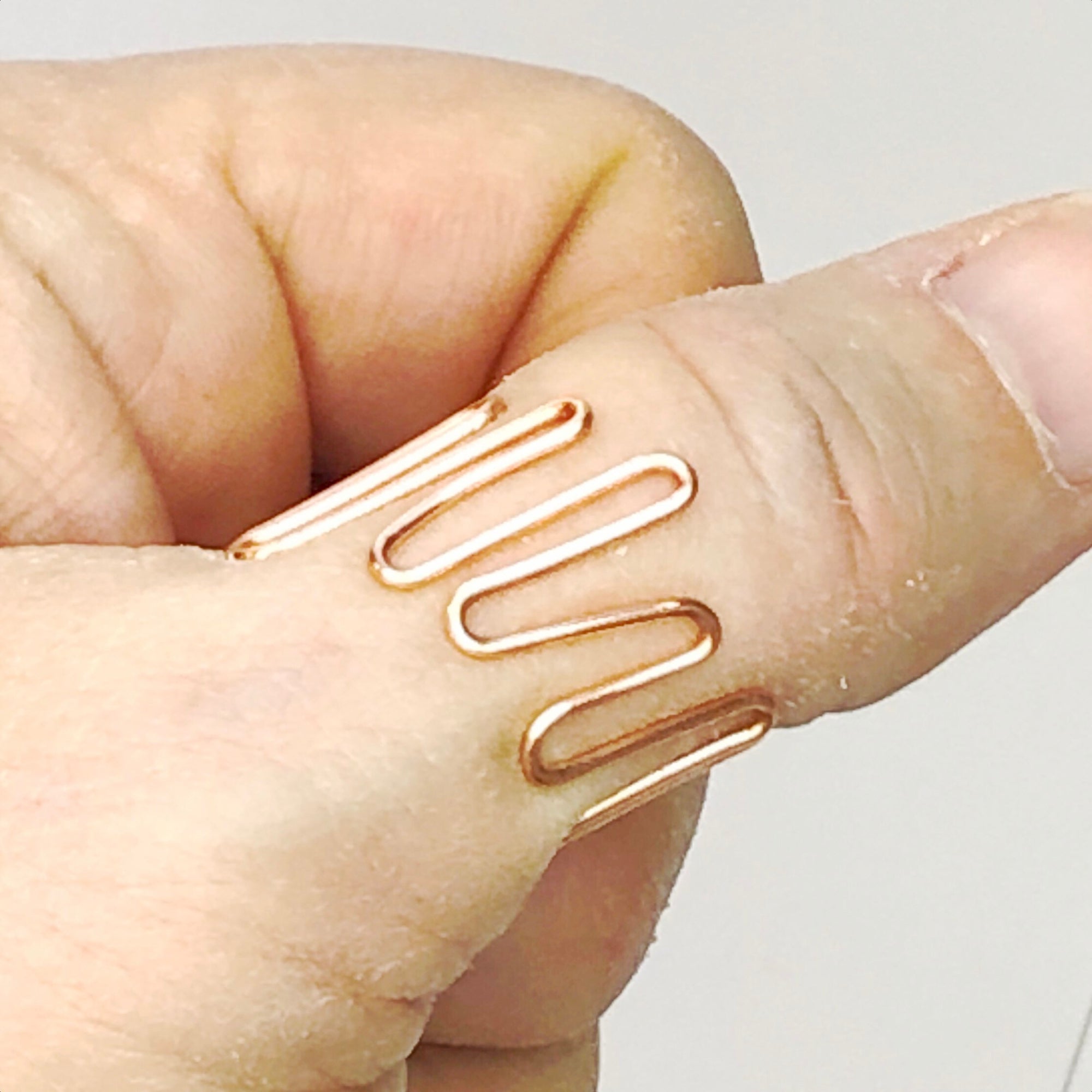 Rose gold copper thumb ring • Wavy wire adjustable ring • Serpentine twist ring • S wave geometric jewelry • Irregular shape tube band